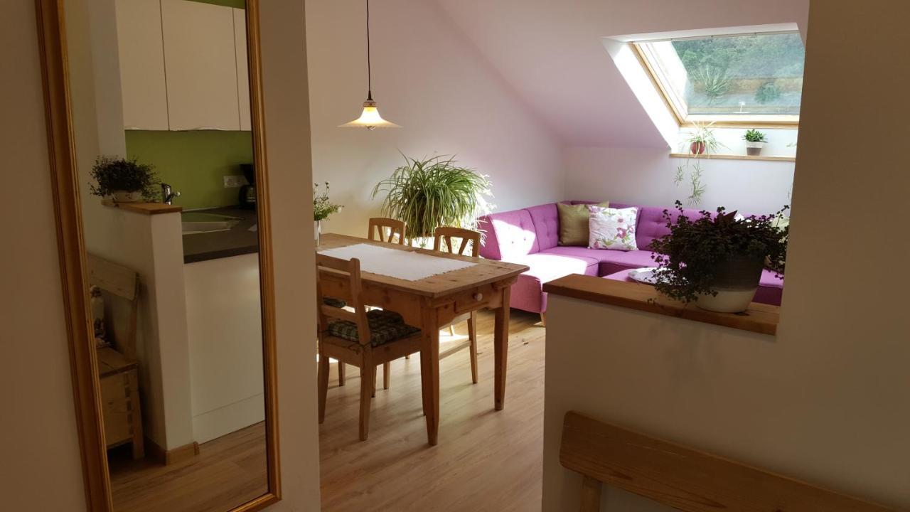 Viadolcevita - Gruene Gaestewohnung Lana Bagian luar foto